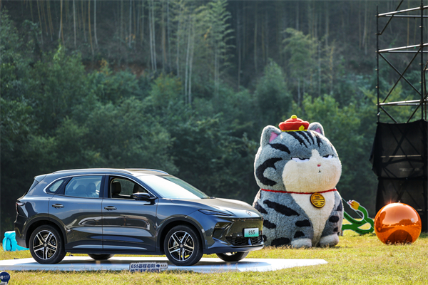 全球高标准纯电后驱SUV MG ES5宠你自在生活，增换购惊喜价9.99万元起